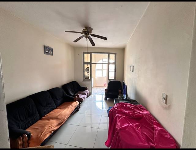 1.5 BEDROOM FLAT FOR SALE IN SOUTH BEACH